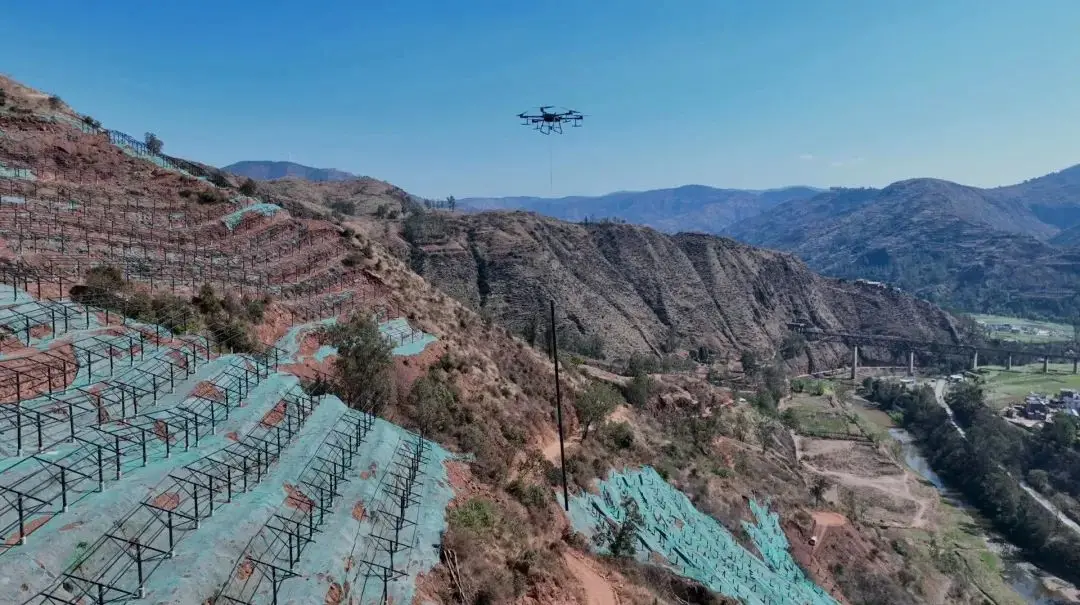 Drones doing the heavy-lifting on solar power construction projects in China